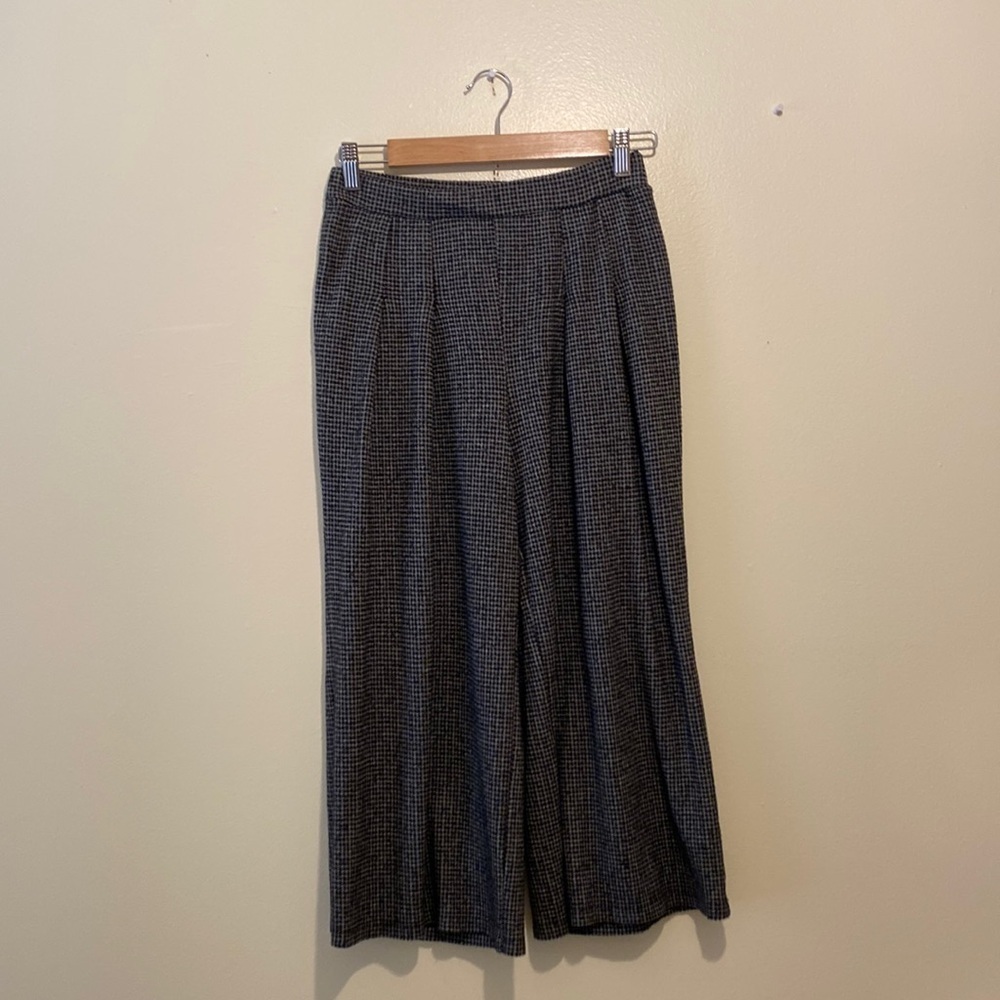 Patricia Pepe Made in Italy crop pants. Size 0
